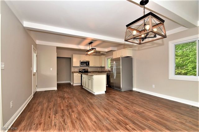 7984 Chagrin Road, Chagrin Falls, OH 44023