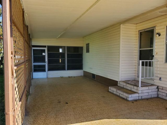 39149 FLORA AVENUE, Zephyrhills, FL 33542