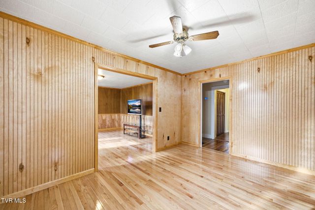 307 Tween Hills Road, Bristol, TN 37620