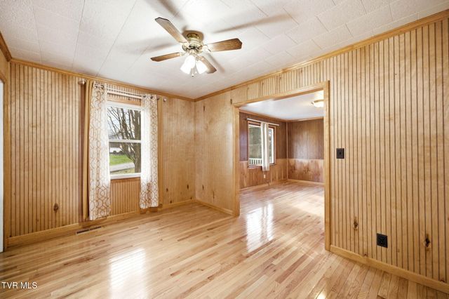 307 Tween Hills Road, Bristol, TN 37620