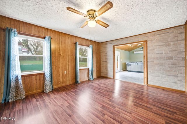 307 Tween Hills Road, Bristol, TN 37620