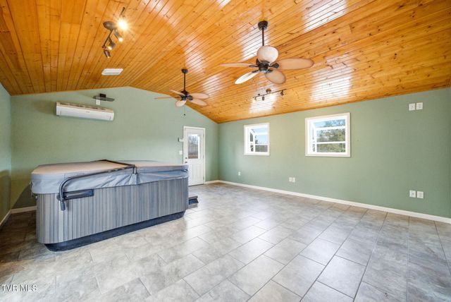 307 Tween Hills Road, Bristol, TN 37620