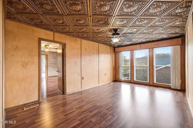 307 Tween Hills Road, Bristol, TN 37620