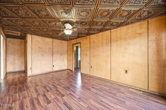 307 Tween Hills Road, Bristol, TN 37620