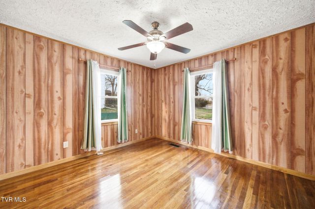 307 Tween Hills Road, Bristol, TN 37620