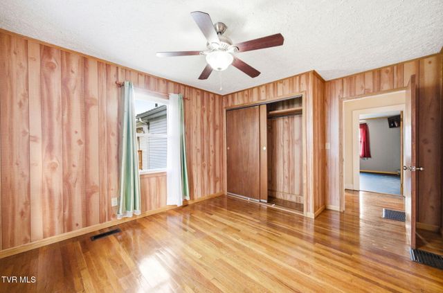 307 Tween Hills Road, Bristol, TN 37620