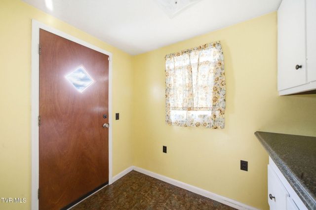 307 Tween Hills Road, Bristol, TN 37620