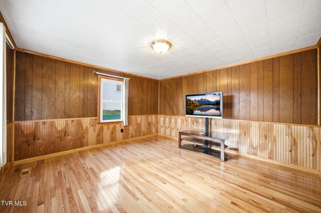 307 Tween Hills Road, Bristol, TN 37620