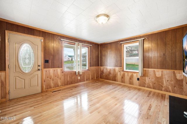 307 Tween Hills Road, Bristol, TN 37620