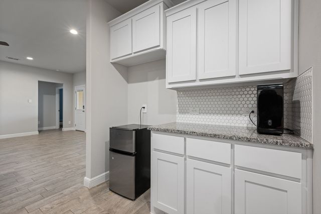 516 Highland Park Trail, Alvarado, TX 76009