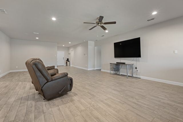 516 Highland Park Trail, Alvarado, TX 76009