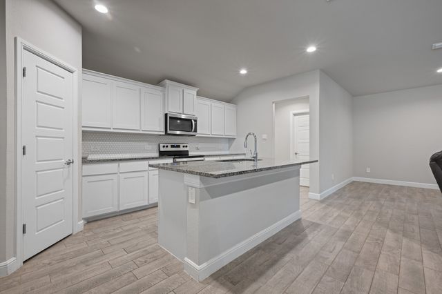 516 Highland Park Trail, Alvarado, TX 76009