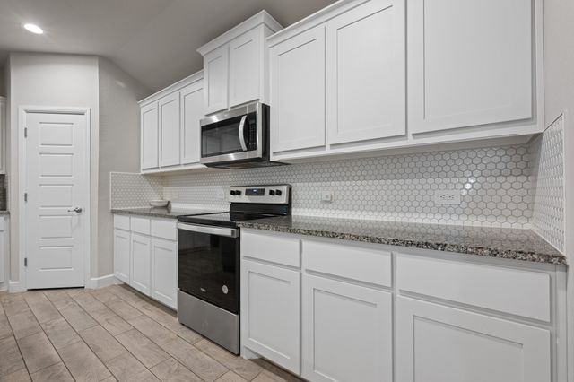 516 Highland Park Trail, Alvarado, TX 76009