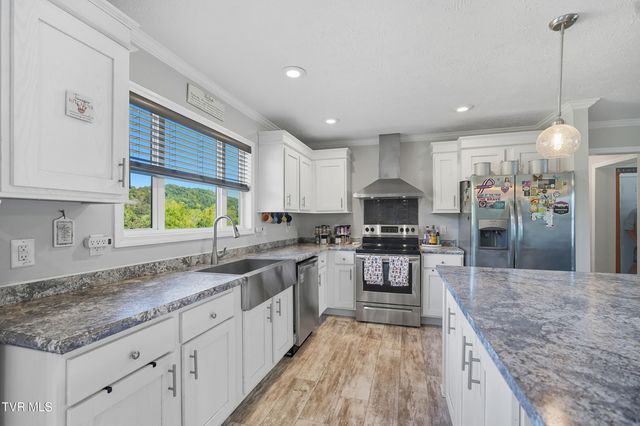 470 Roaming Drive, Chuckey, TN 37641