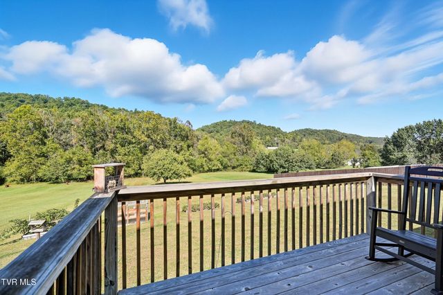 470 Roaming Drive, Chuckey, TN 37641