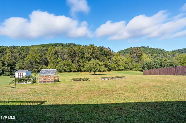 470 Roaming Drive, Chuckey, TN 37641