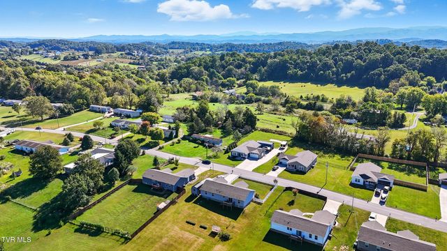 470 Roaming Drive, Chuckey, TN 37641