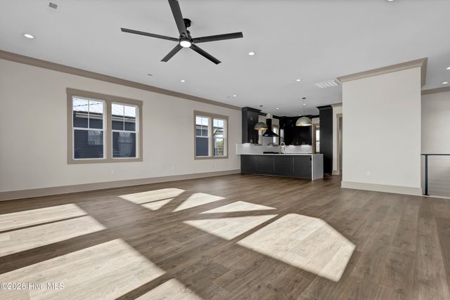 106 Diamond Point Court, Surf City, NC 28445