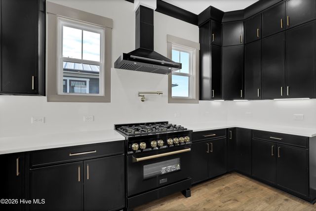 106 Diamond Point Court, Surf City, NC 28445