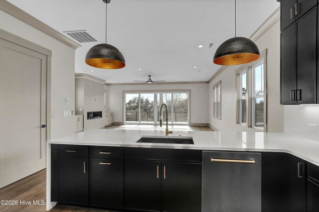 106 Diamond Point Court, Surf City, NC 28445