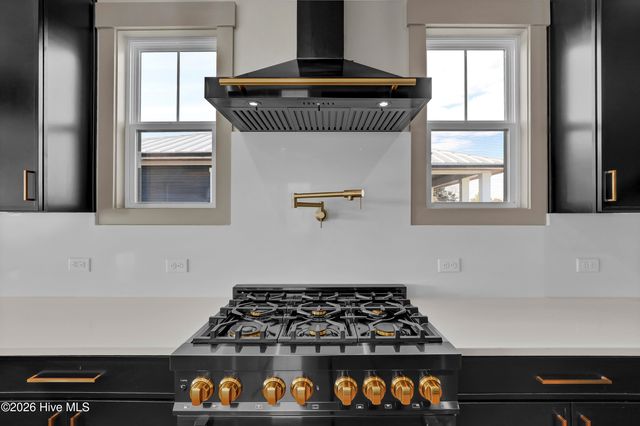 106 Diamond Point Court, Surf City, NC 28445