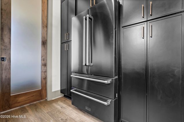 106 Diamond Point Court, Surf City, NC 28445