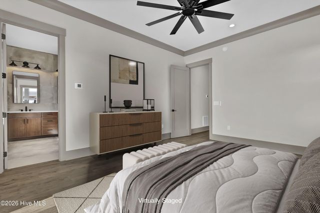 106 Diamond Point Court, Surf City, NC 28445