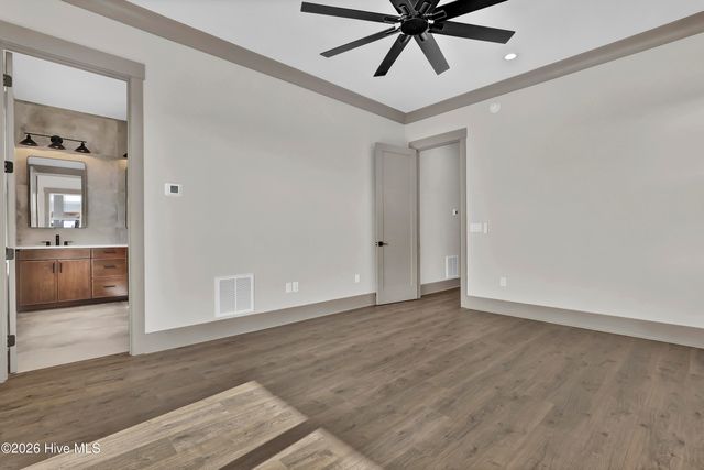 106 Diamond Point Court, Surf City, NC 28445