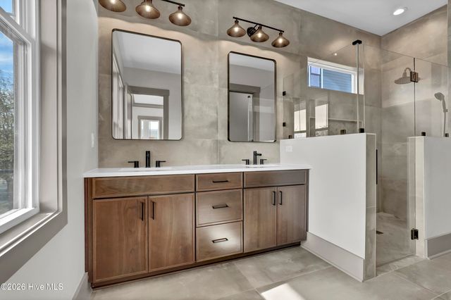 106 Diamond Point Court, Surf City, NC 28445