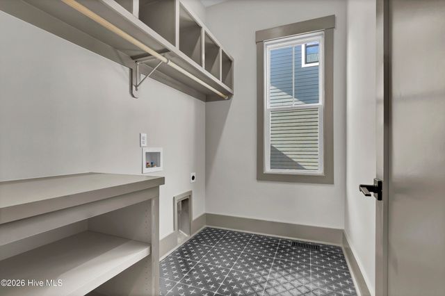 106 Diamond Point Court, Surf City, NC 28445