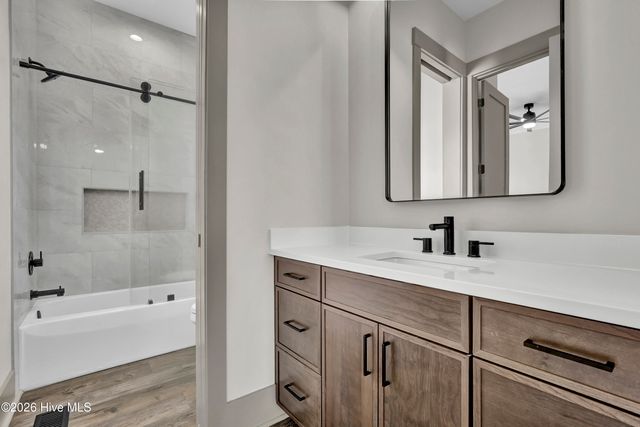 106 Diamond Point Court, Surf City, NC 28445