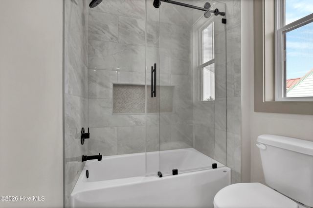 106 Diamond Point Court, Surf City, NC 28445