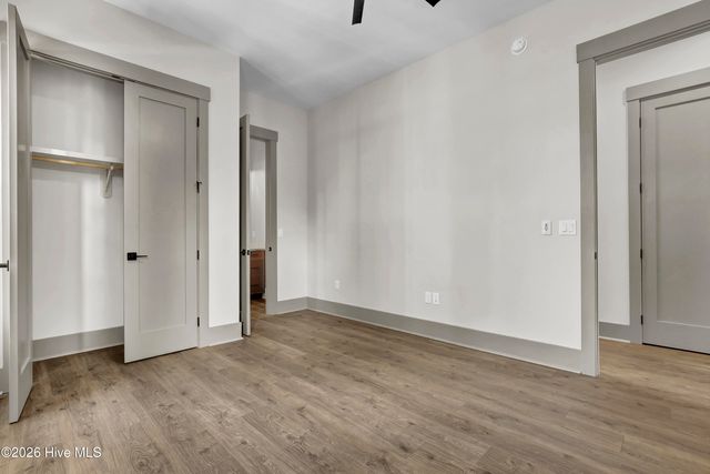 106 Diamond Point Court, Surf City, NC 28445