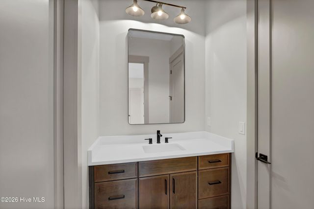 106 Diamond Point Court, Surf City, NC 28445