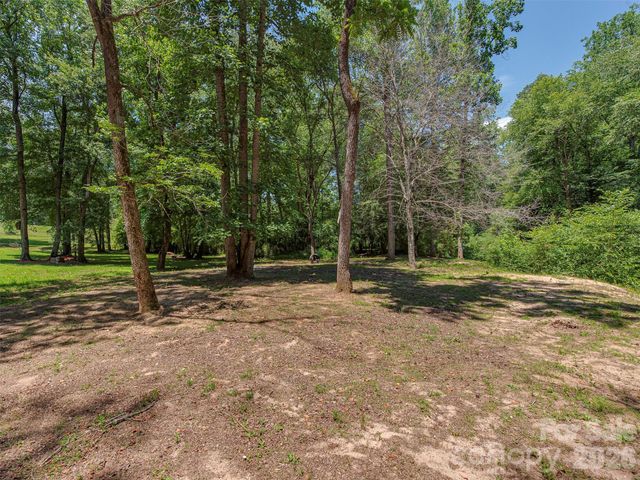 3901 Hickory Highway, Statesville, NC 28677