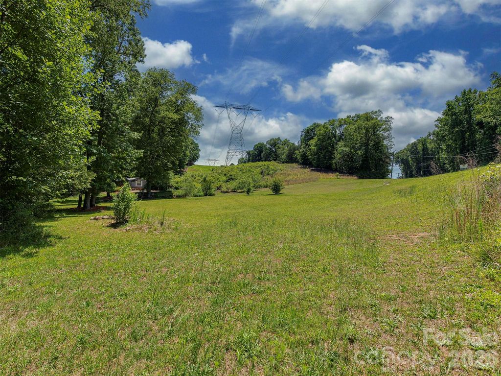 3901 Hickory Highway, Statesville, NC 28677