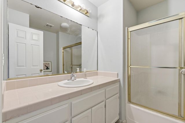 242 Makenna Drive, Madera, CA 93637