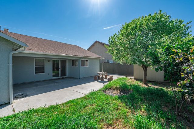 242 Makenna Drive, Madera, CA 93637