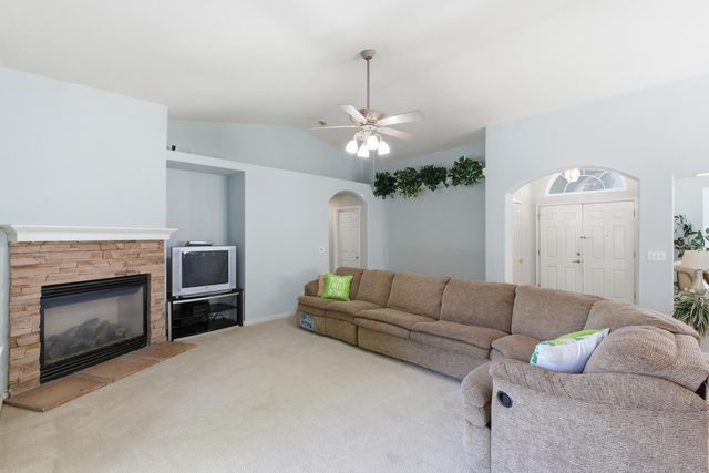 242 Makenna Drive, Madera, CA 93637