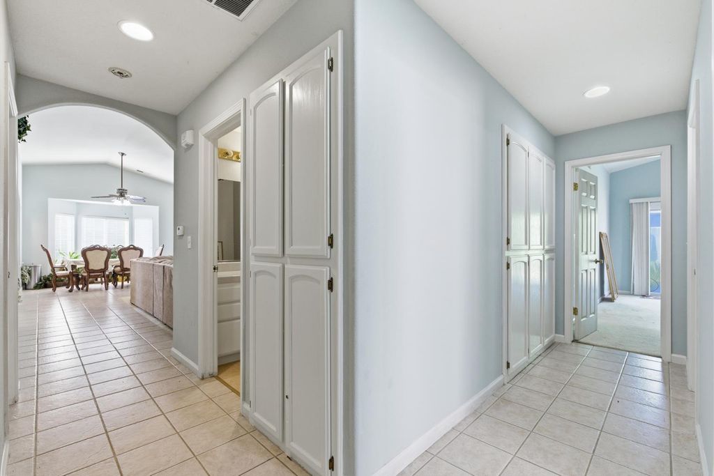 Image 17 of property listing at 242 Makenna Drive, Madera, CA 93637