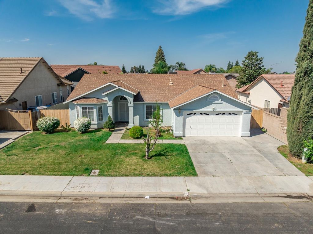 Image 35 of property listing at 242 Makenna Drive, Madera, CA 93637