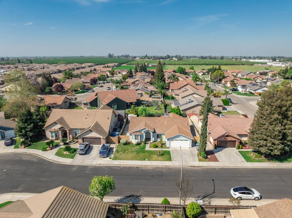 Image 38 of property listing at 242 Makenna Drive, Madera, CA 93637