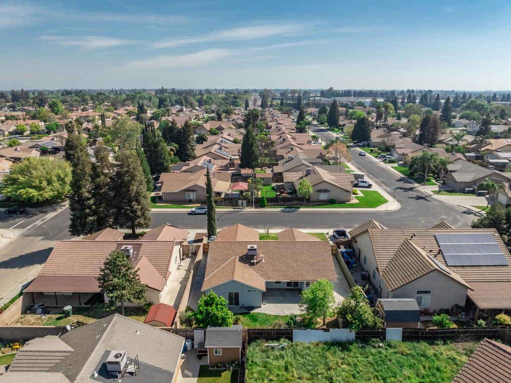 Image 39 of property listing at 242 Makenna Drive, Madera, CA 93637