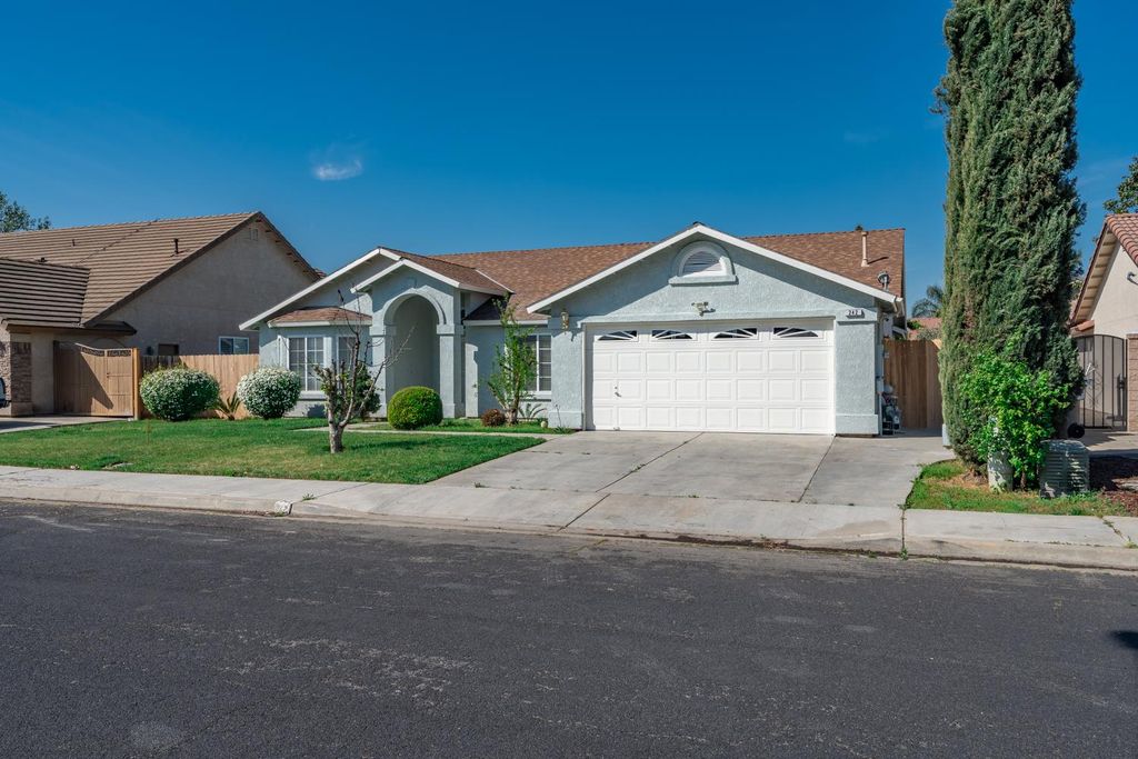 Image 40 of property listing at 242 Makenna Drive, Madera, CA 93637