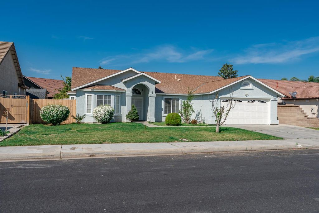 Image 41 of property listing at 242 Makenna Drive, Madera, CA 93637
