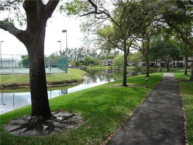 7500 NW 1st Court 102-3, Plantation, FL 33317