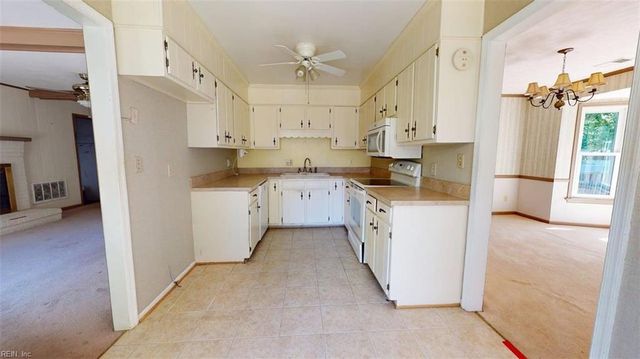 714 Galahad DR, Newport News, VA 23608