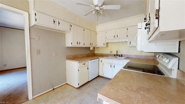 714 Galahad DR, Newport News, VA 23608