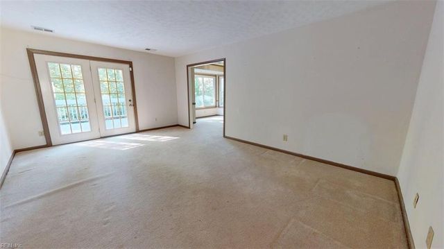 714 Galahad DR, Newport News, VA 23608