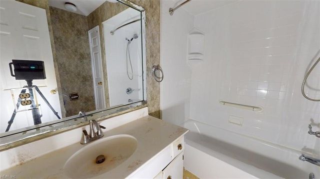 714 Galahad DR, Newport News, VA 23608